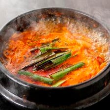 韓国料理の定番♪熱々スン豆腐!!