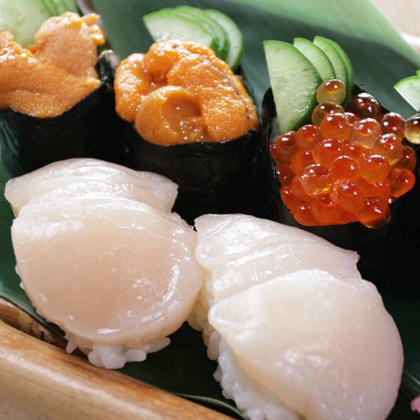 新鮮な魚介のお寿司盛り合わせで、
自慢の鮮度をお試しあれ♪