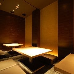 各種様々なお席御座います。 用途に合わせて、ご用意致します。