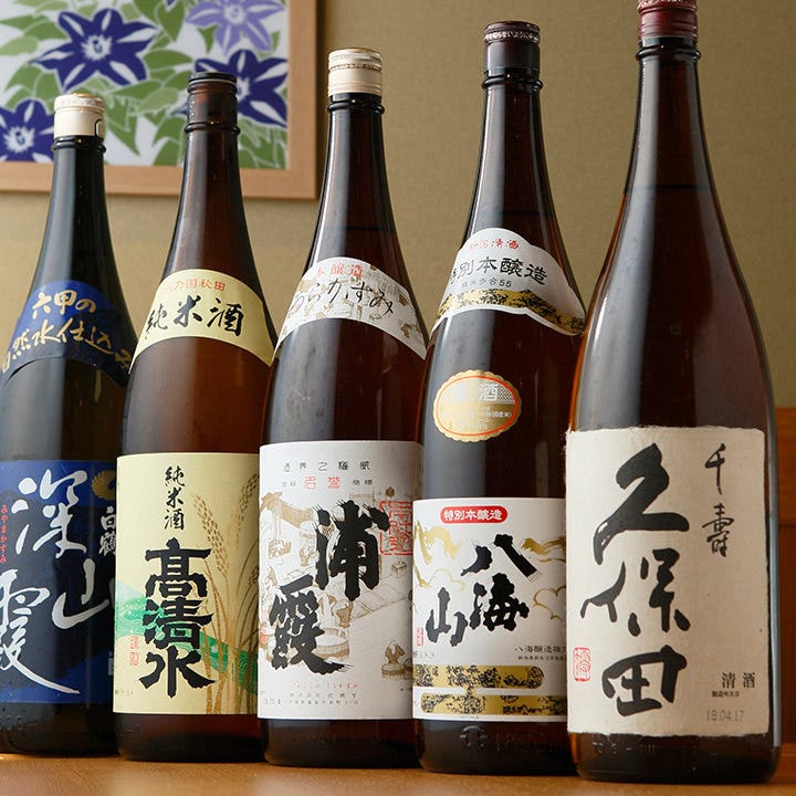 日本酒や"八海山"、"浦霞"など、定番で飲みやすいものをセレクト
