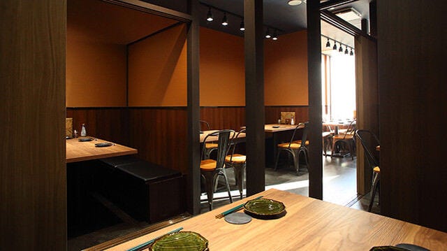 響 八馬 新宿店_【団体様に嬉しいゆったり座れる個室】20名様〜30名様向け