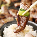 肉と米が互いに引き立て合う！