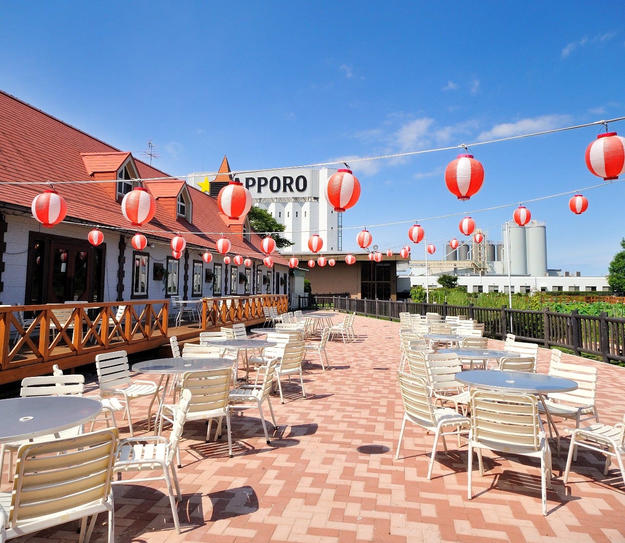 仙台市近郊のオススメなビアガーデン『仙台ビール園』のテラス席画像