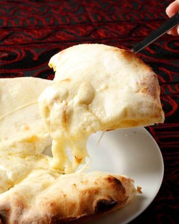 おそらく東京でトップクラスのチーズクルチャが食べられるインド料理店 カッチャルバッチャル 東京メインディッシュ