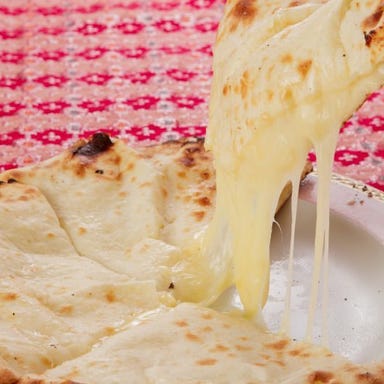 ガンジス川 豊田店_<窯焼き>とろ~りチーズのチーズナン