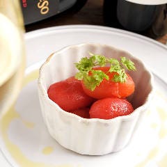『ミニトマトの自家製ピクルス』は彩りも美しいおしゃれな一品