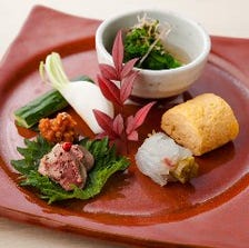 お料理は見た目も大事！　丁寧に盛り付けます　