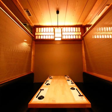 完全個室居酒屋 炙り和牛肉寿司と博多野菜巻き 流石屋 八重洲店  店内の画像
