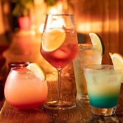 ビール、ワインはもちろんカクテルも豊富に取りそろえております