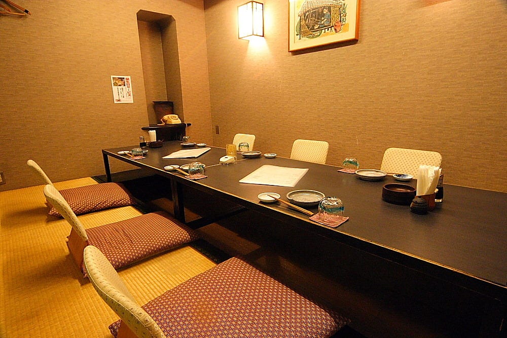沖縄料理と海鮮居酒屋 平家亭 那覇松山_【2階掘りごたつ個室:6～12名様】お顔合わせや接待、家族のお集まりに『嵯峨野の間』