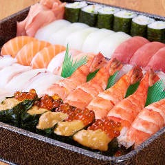 沖縄料理と海鮮居酒屋 平家亭 那覇松山_お寿司盛り合わせ