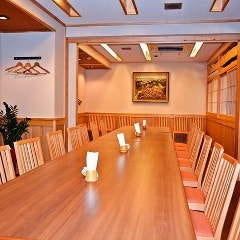 沖縄料理と海鮮居酒屋 平家亭 那覇松山_【2階 貸切:70～100名様】落ち着いた和空間で語らうひととき