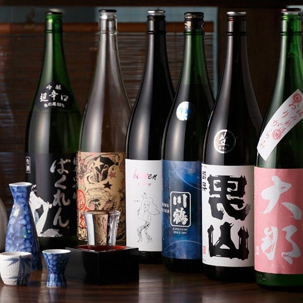 季節に合わせた旬の日本酒を全国から取り寄せご用意しております