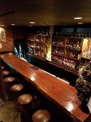 POTBELLY 中川_深夜１１時より照明がランプの明かりに…☆カウンターでお一人様も歓迎です☆