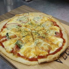 POTBELLY 中川_自家製うす生地ピッツァ