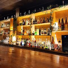 POTBELLY 中川_一枚板の立派な、カウンター席！！