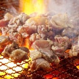 宮崎地鶏のもも焼きは地元宮崎総本家の
味をそのままに！