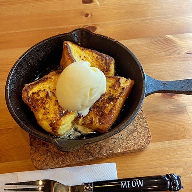 cafe&BARαアルファ_幸せの黄色いフレンチトースト (+50円でバニラアイス添え)