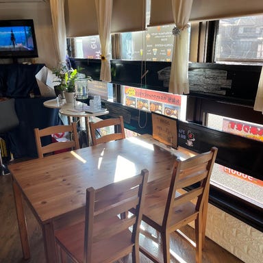 cafe&BARαアルファ_テーブル席(1~4名様×1卓)