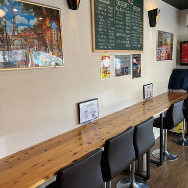 cafe&BARαアルファ_カウンター席(1~1名様×7席)