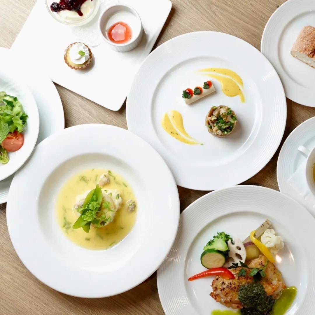Cafe ＆ Brasserie Abeille（アベイユ）