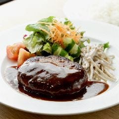 Cafe ＆ Brasserie Abeille（アベイユ）