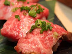 手間隙惜しまず仕込んだ料理をお楽しみください。