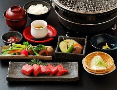 ﾗﾝﾁのご用意は1,958円(税込)～ しゃぶしゃぶ/すき焼き/炭火焼等