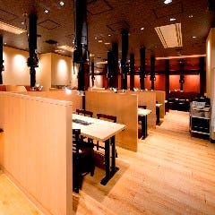 JR大阪駅直結で集合もスムーズ！大人数宴会・会食に対応可能です