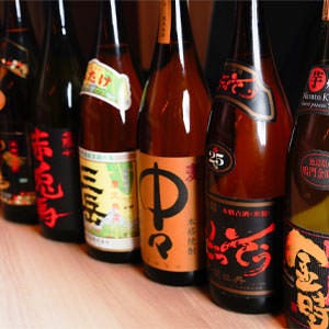 四国の日本酒や焼酎30種近くございます。