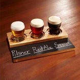 8種類あるクラフトビールをテイスティングで飲み比べ◎