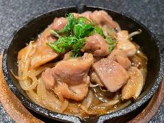 とろろ鍋×明太子とろろ鍋 肉鍋亭 心斎橋店_鶏の鉄板焼き