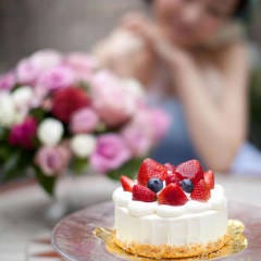 【ぐるなび限定】お祝いのホールケーキ付！記念日におすすめのフルコースランチ