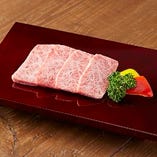 山形牛 バラ～RIB～
脂がよく入った部位で、濃厚な味わいが特徴