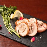 レアで食せる「長崎芳寿豚」など、人気の料理が盛りだくさん