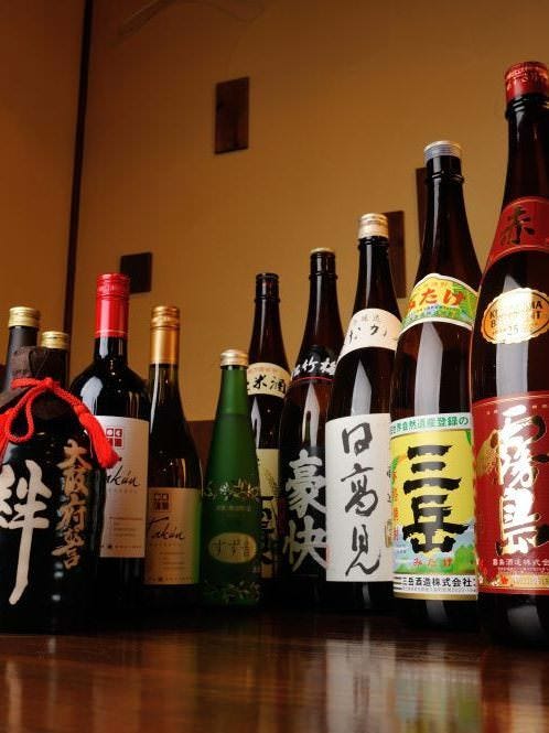 日本酒から焼酎、ワインまで
豊富に取り揃えております