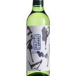 【白】　甲州辛口　モンデ酒造
フルーティーな香りとボリュームのある果実味を楽しめるすっきり辛口ワイン