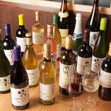 山梨の甲州ワインは常時15種類以上置いております。