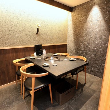 和牛焼肉 肉八 宗右衛門町別邸_周囲を気にせず食事が楽しめる 完全個室タイプ(2~8名さま用個室)