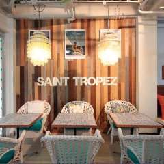 Cafe&Brasserie NEW SAINT TROPEZ ʐ^1