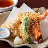 【看板料理】明治39年創業の当店が誇る天ぷらを、是非お召し上がり下さい。