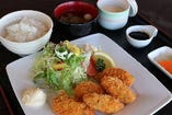 広島産カキフライ定食（自家製タルタルソース）