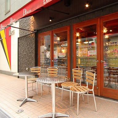 ベルギービールと料理の店 ドルフィンズ 梅田店 店内の画像