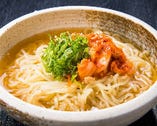 話題の盛岡冷麺が居酒屋しんちゃんで食べられます！岩手の盛岡から直送！〆にツルッと食べられる！ツルツルもちもちの食感と弾力！希少な生めんを使った本場の冷麺！