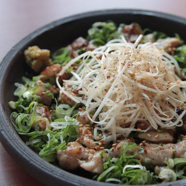 個室和席 真菜や 梅田茶屋町_博多地鶏せせりの塩焼き 葱まみれ