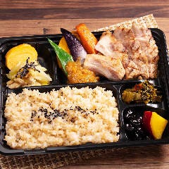 桜山豚網焼き　麦味噌ソース弁当