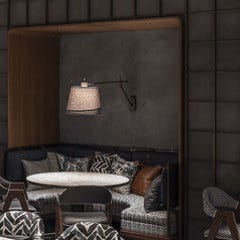 ゆったりと座れる、人気のソファー席もございます。