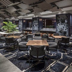 落ち着いた雰囲気の店内でごゆっくりお食事をお楽しみください。