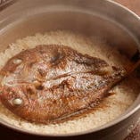 生産者限定の魚沼産コシヒカリと出汁で炊く鯛めしは絶品です