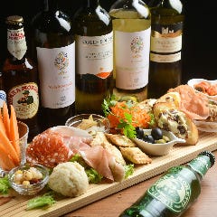 50cm程の大きなプレートに多彩な逸品を華やかに盛合せました！